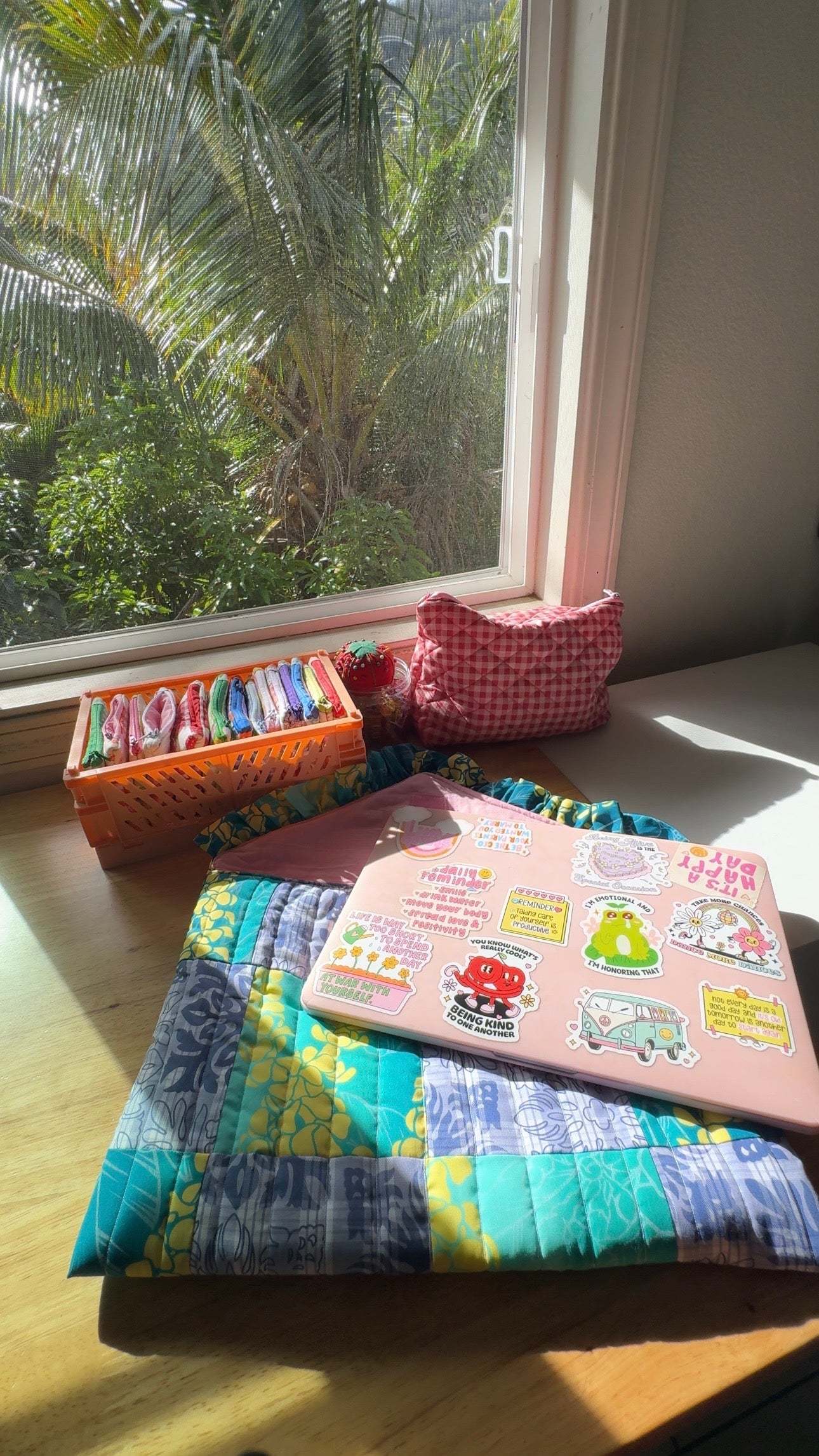 PUAKENIKENI RUFFLE LAPTOP SLEEVE