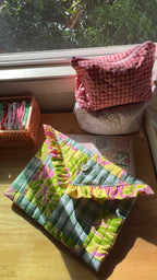 HIBISCUS RUFFLE LAPTOP SLEEVE