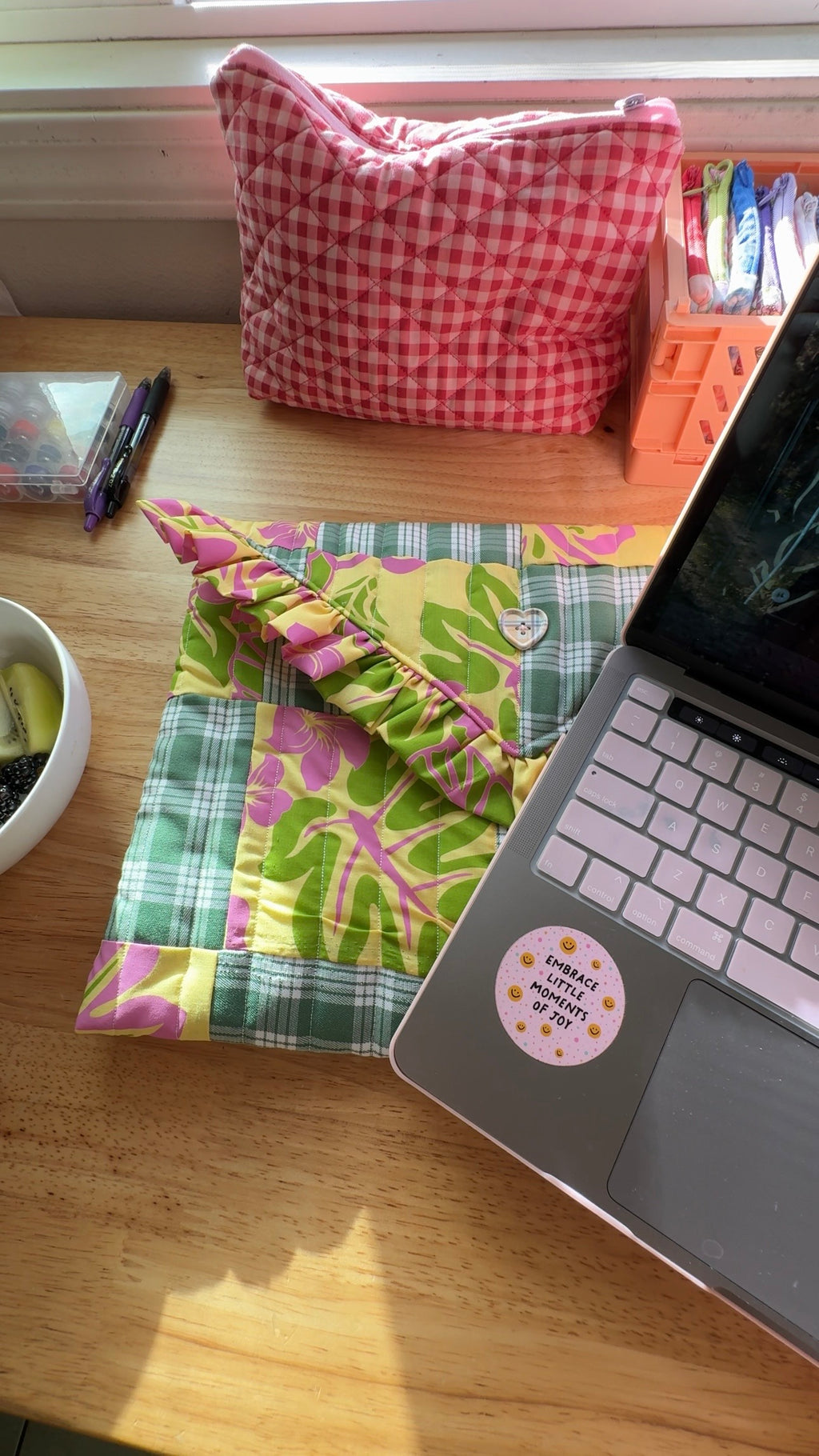 HIBISCUS RUFFLE LAPTOP SLEEVE