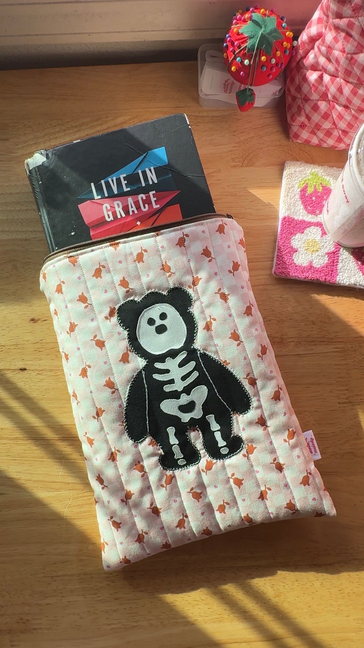 BEARY SPOOKY BOOK SLEEVE