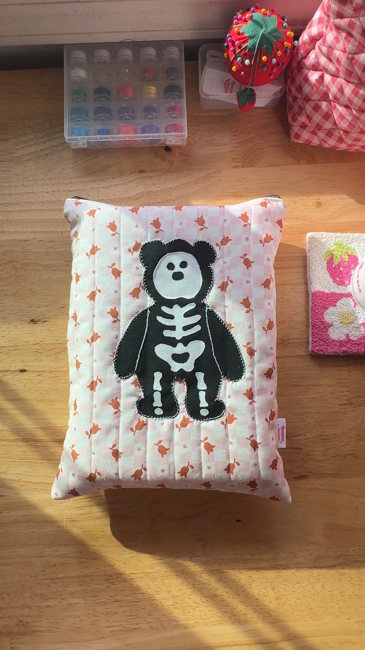 BEARY SPOOKY BOOK SLEEVE