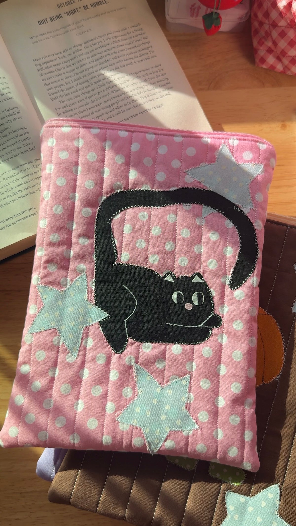 SCAREDY CAT BOOK SLEEVE
