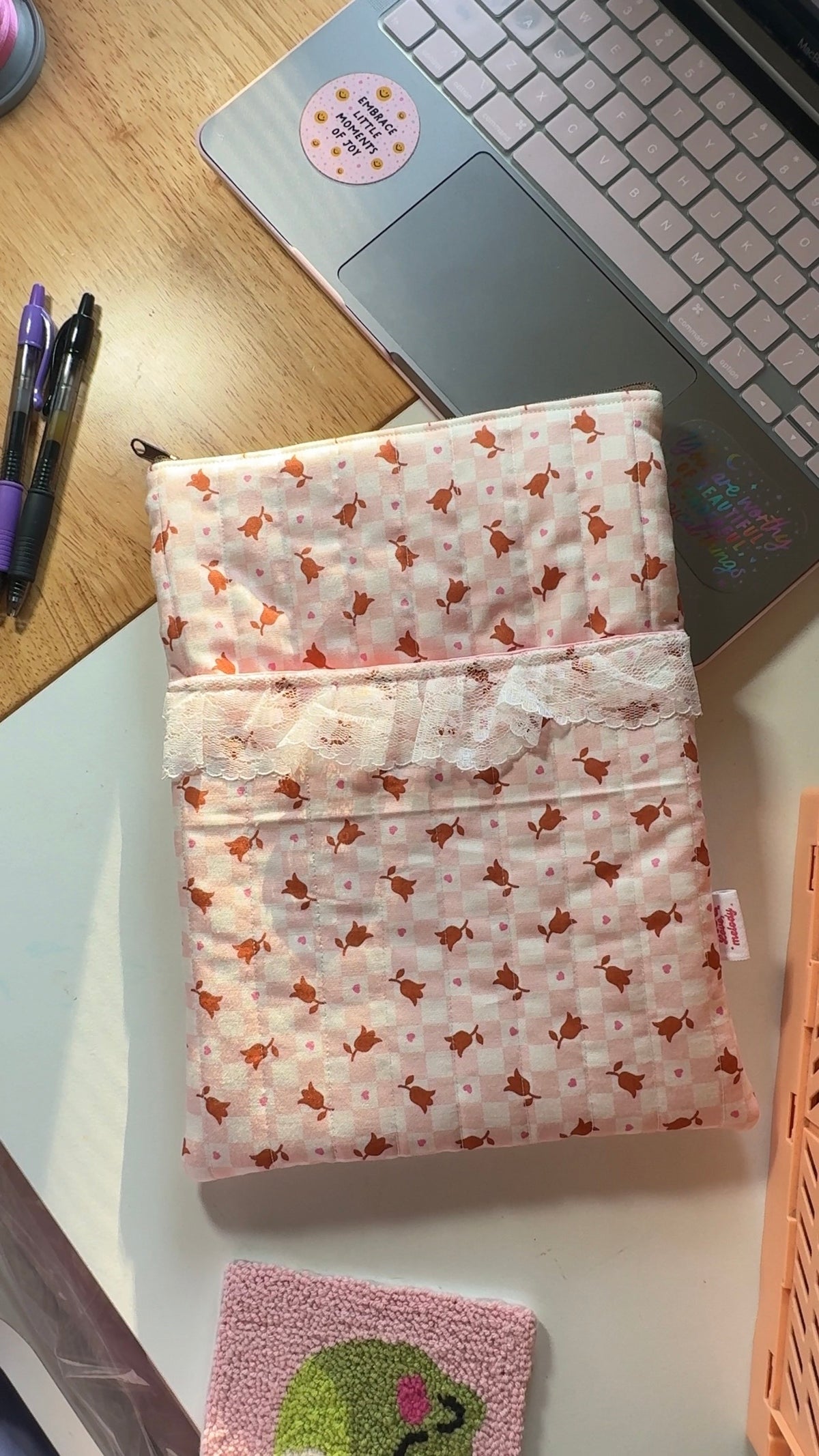 LITTLE TULIPS WITH POCKET BOOK SLEEVE