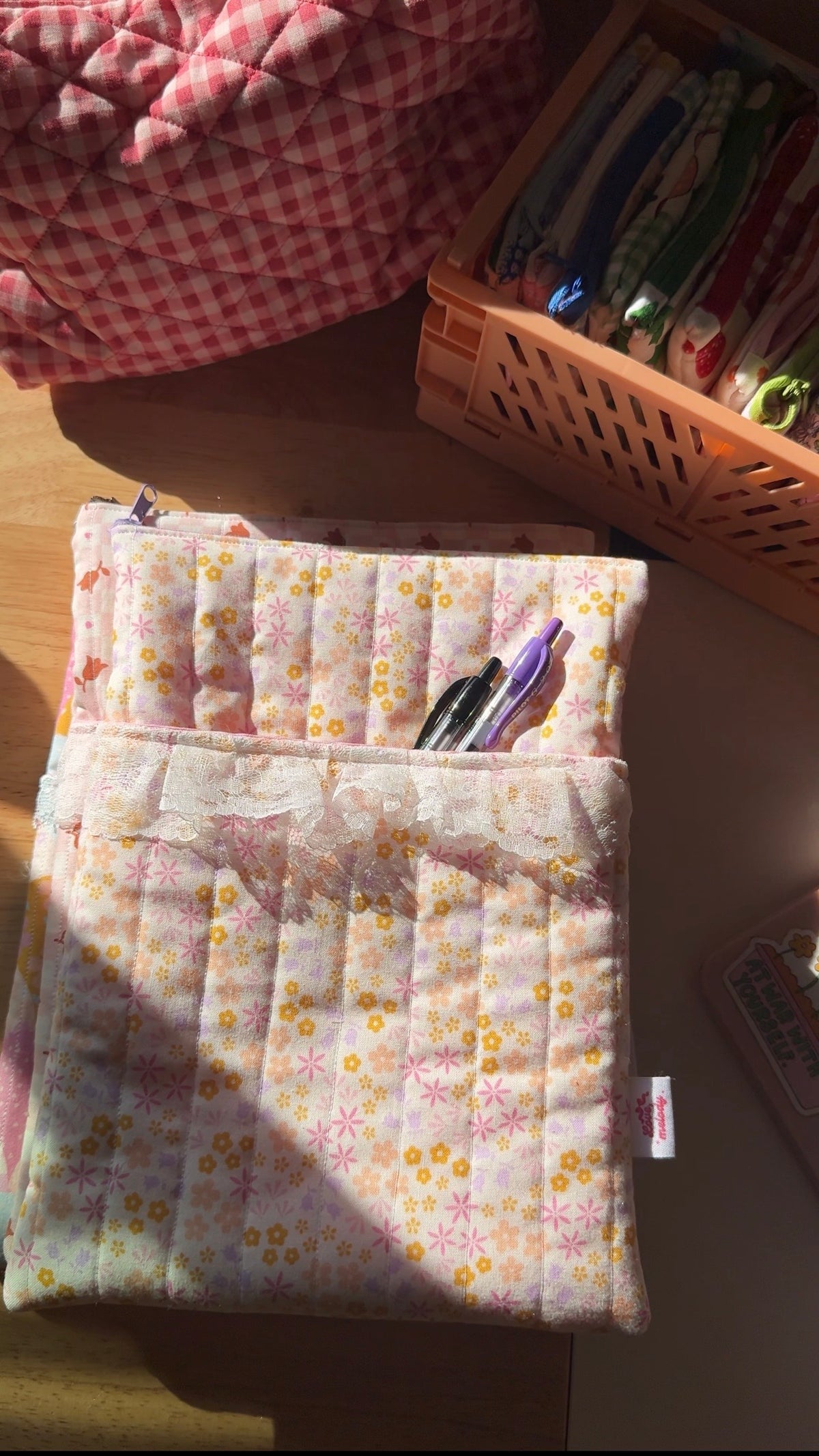 DAINTY FLORAL WITH POCKET BOOK SLEEVE