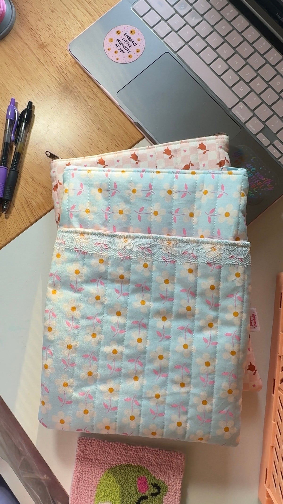 BLUE FLORAL WITH POCKET BOOK SLEEVE